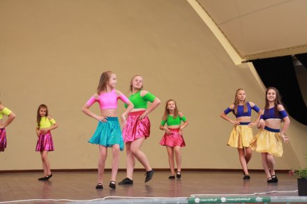 Uczestnicy pokazów tanecznych